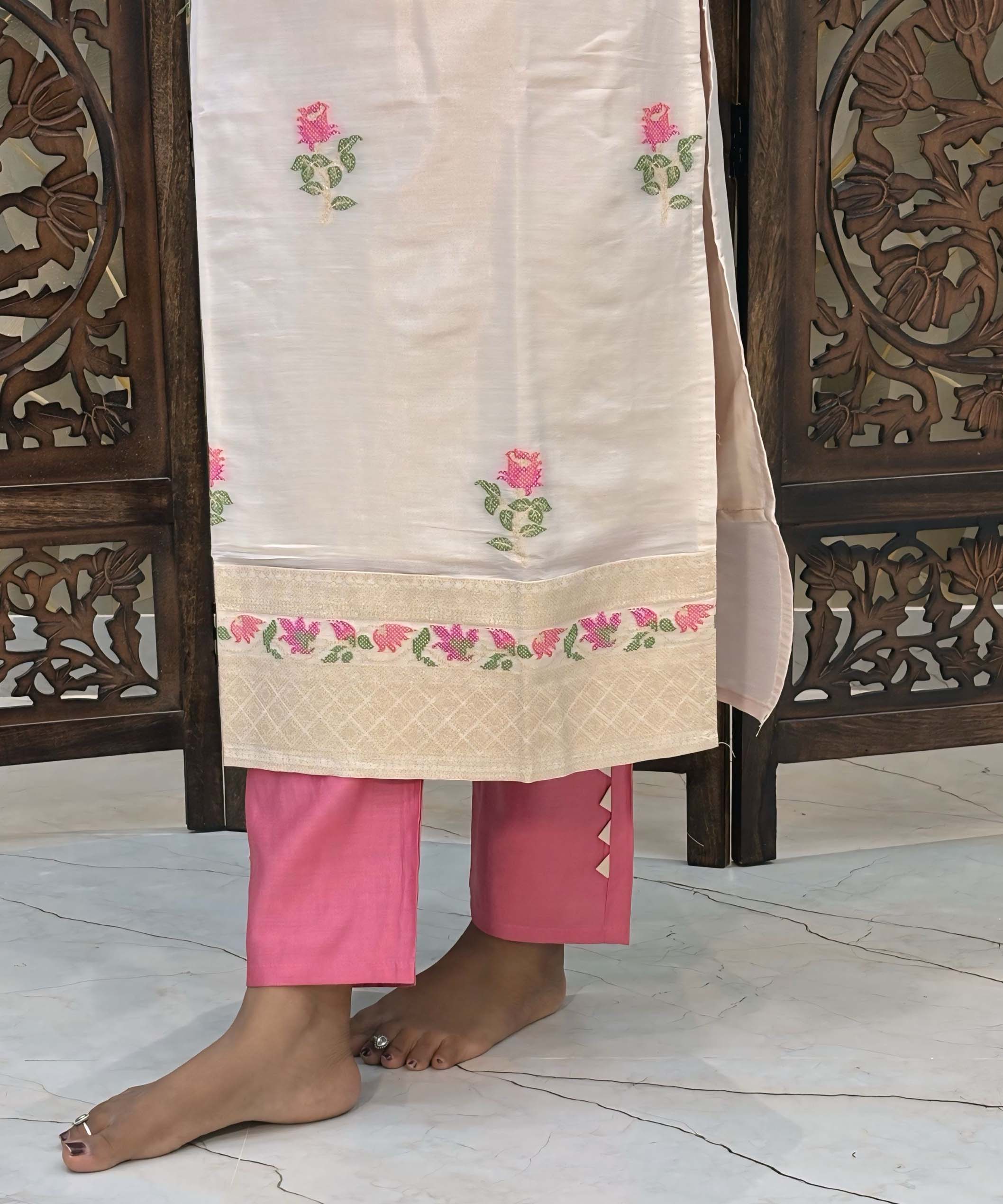 Golden and Lite Pink Color Premium Zardozi work 3 Piece Salwar Set / ESS239