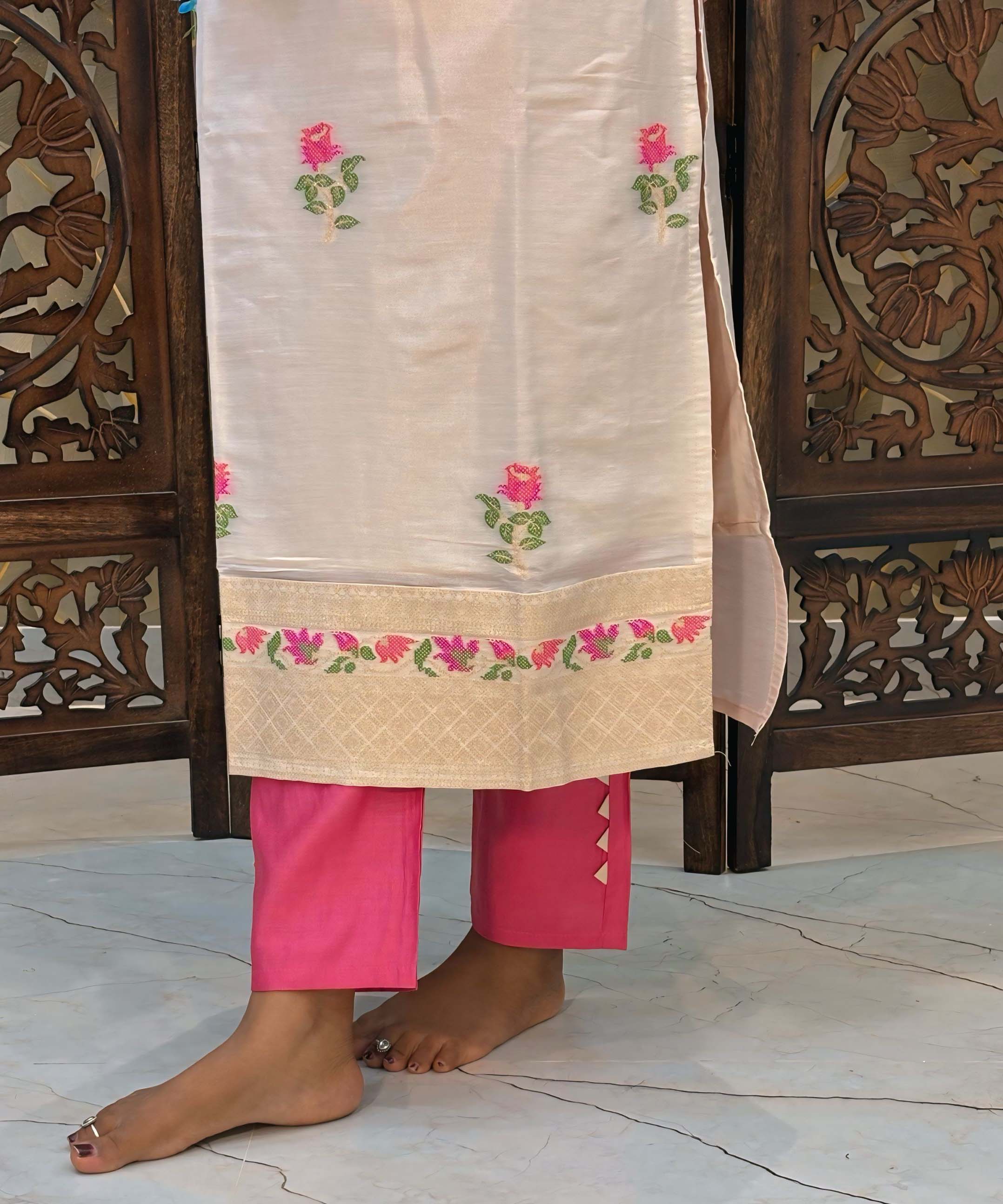 Golden and Lite Pink Color Premium Zardozi work 3 Piece Salwar Set / ESS239
