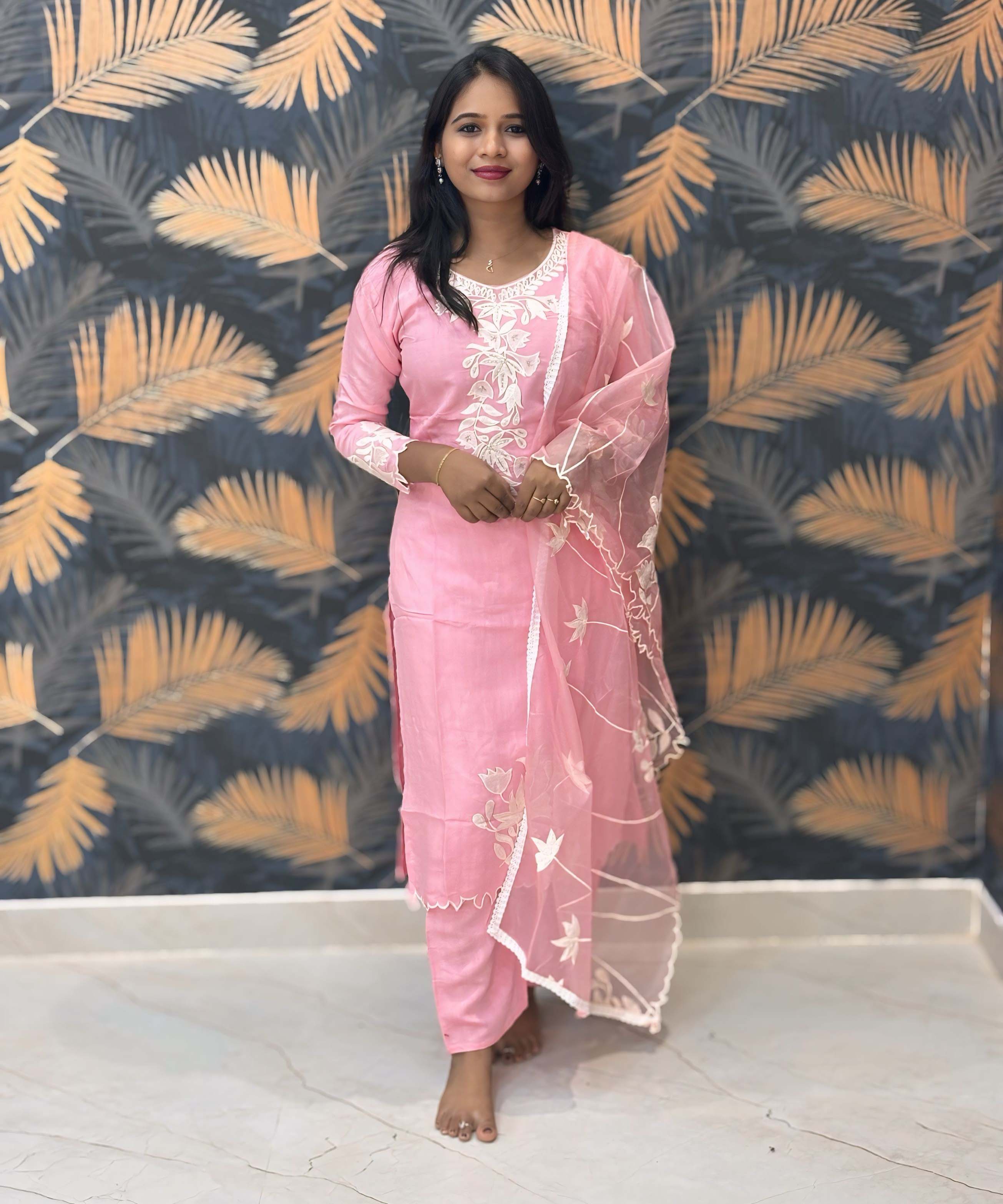 Lite Pink and White Color Premium 3 Piece Salwar Set / ESS332