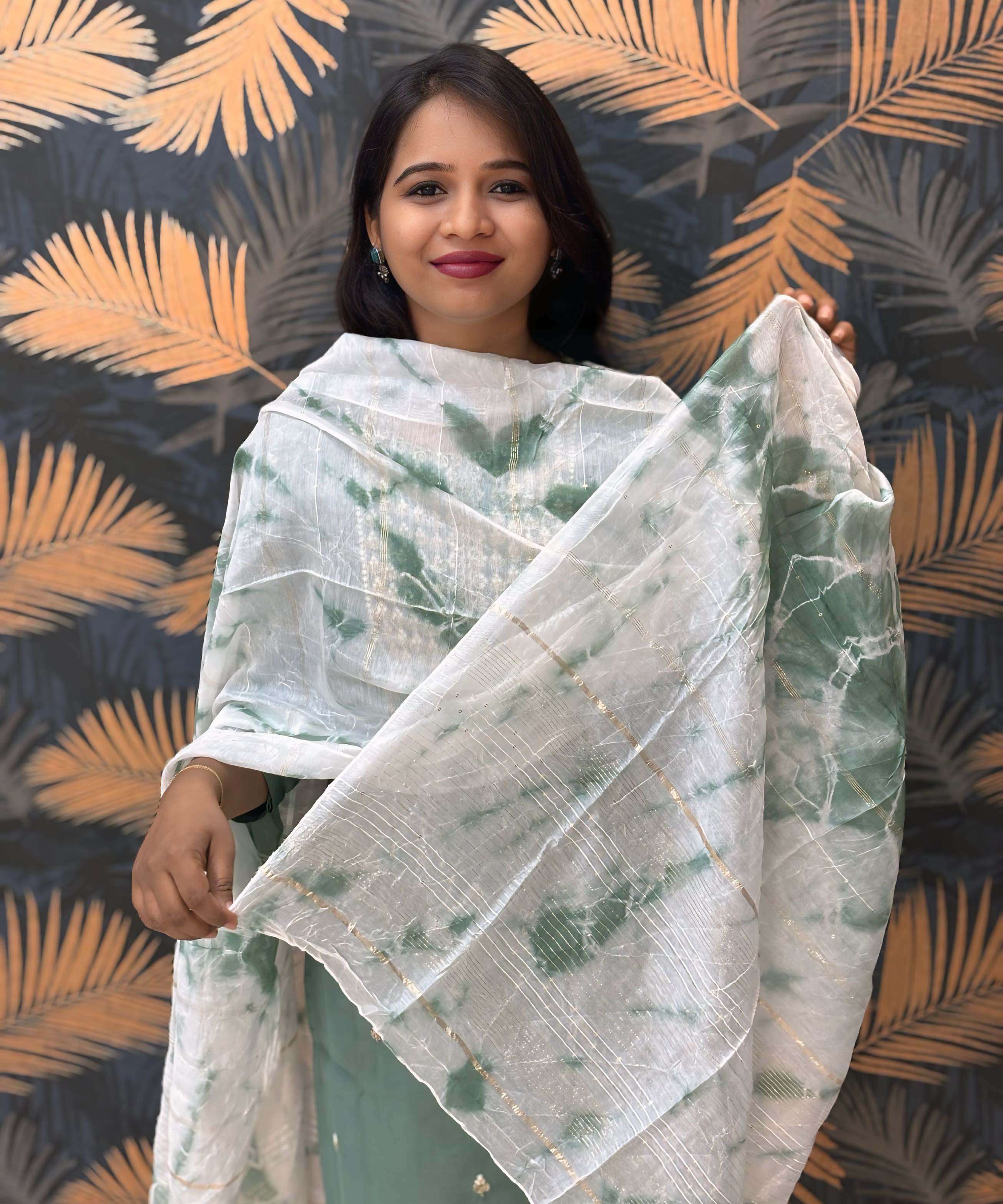 Lite Green and White Color Premium 3 Piece Salwar Set / ESS333