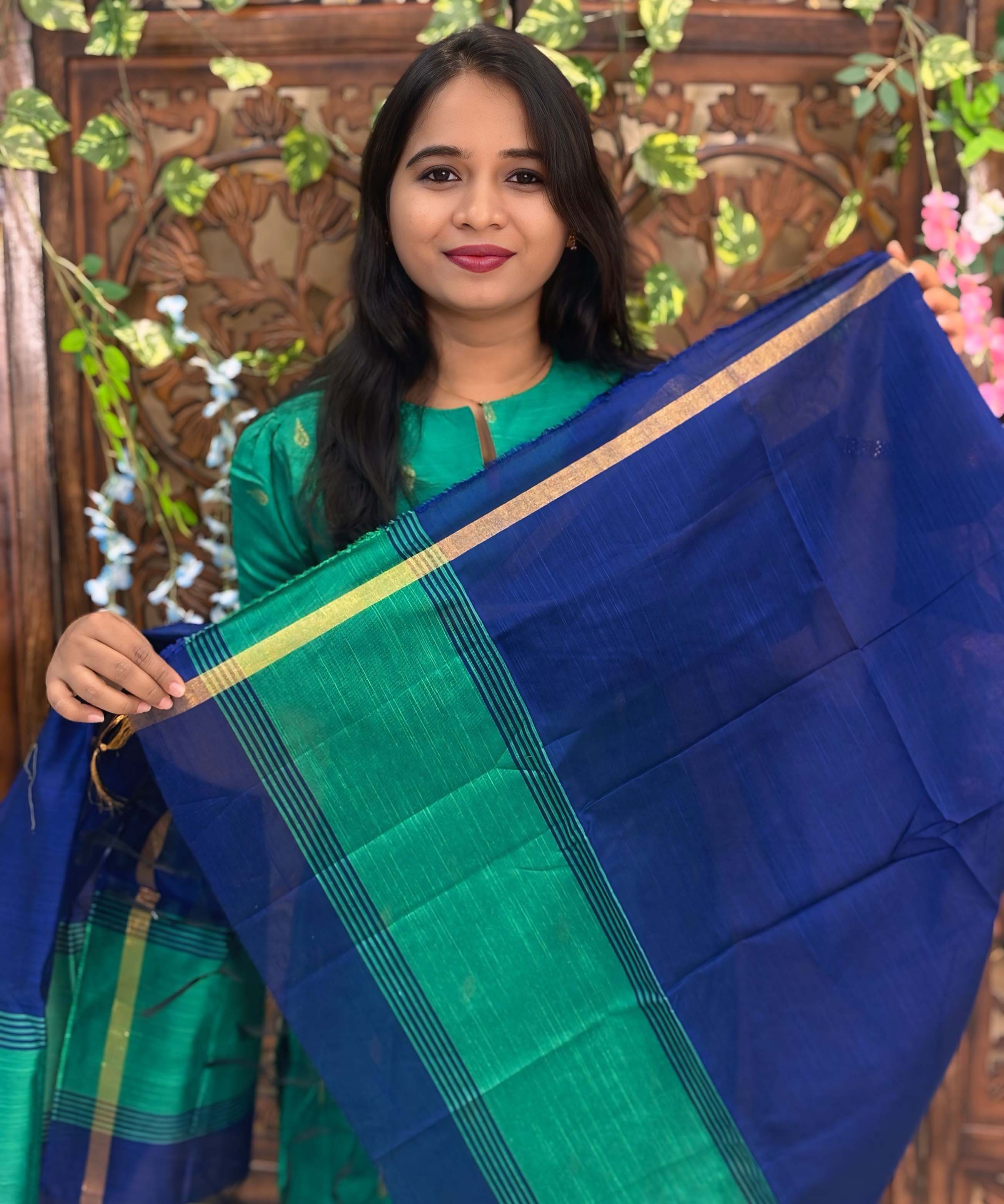 Green and Navy Blue Color Round Neck Premium Raw Silk 3 Piece Salwar Set with Thilagam Zari Butta & Lining / LSS194