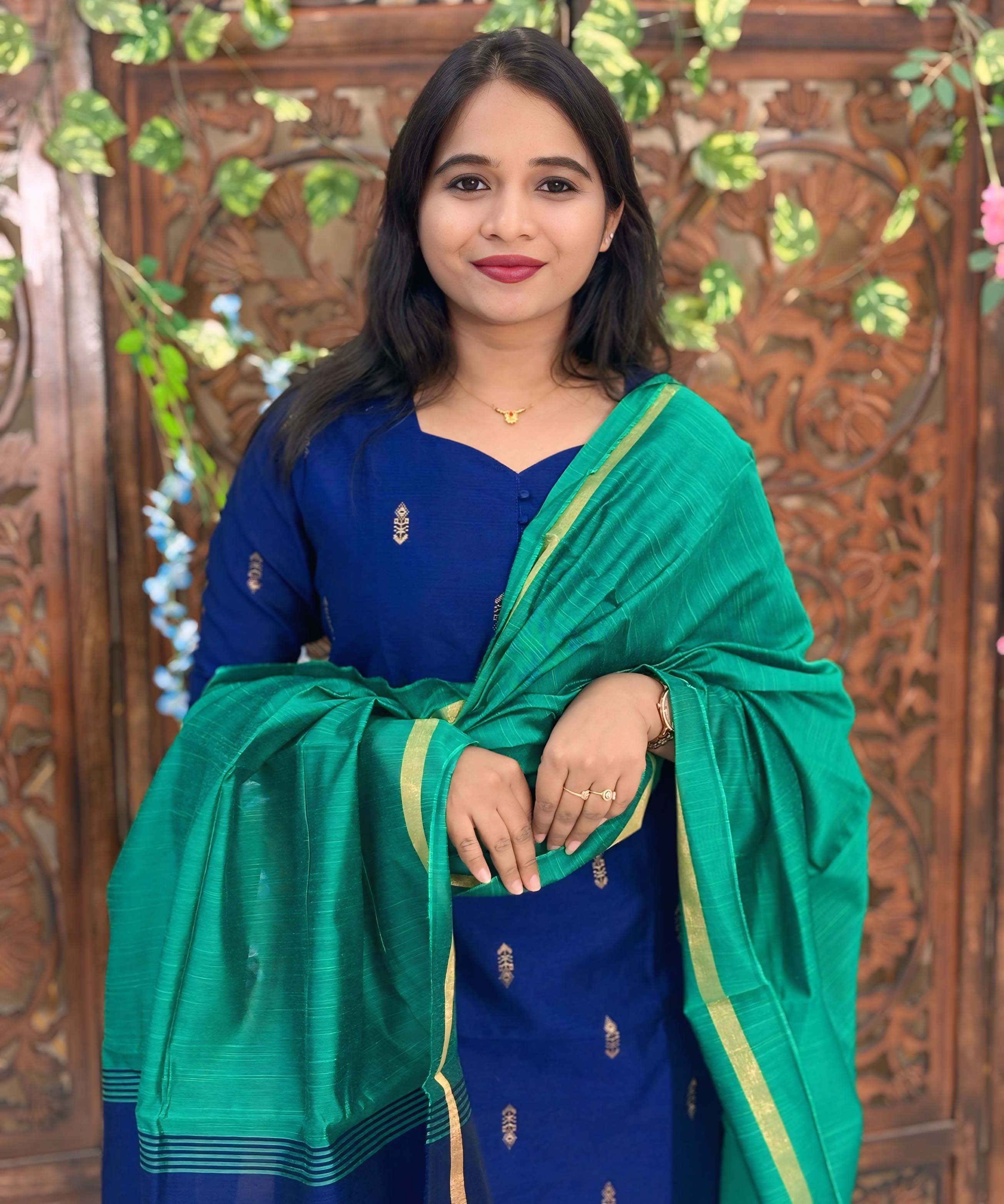 Navy Blue and Rama Green Color Sweet Heart Neck Premium Raw Silk 3 Piece Salwar Set with Lining / LSS194