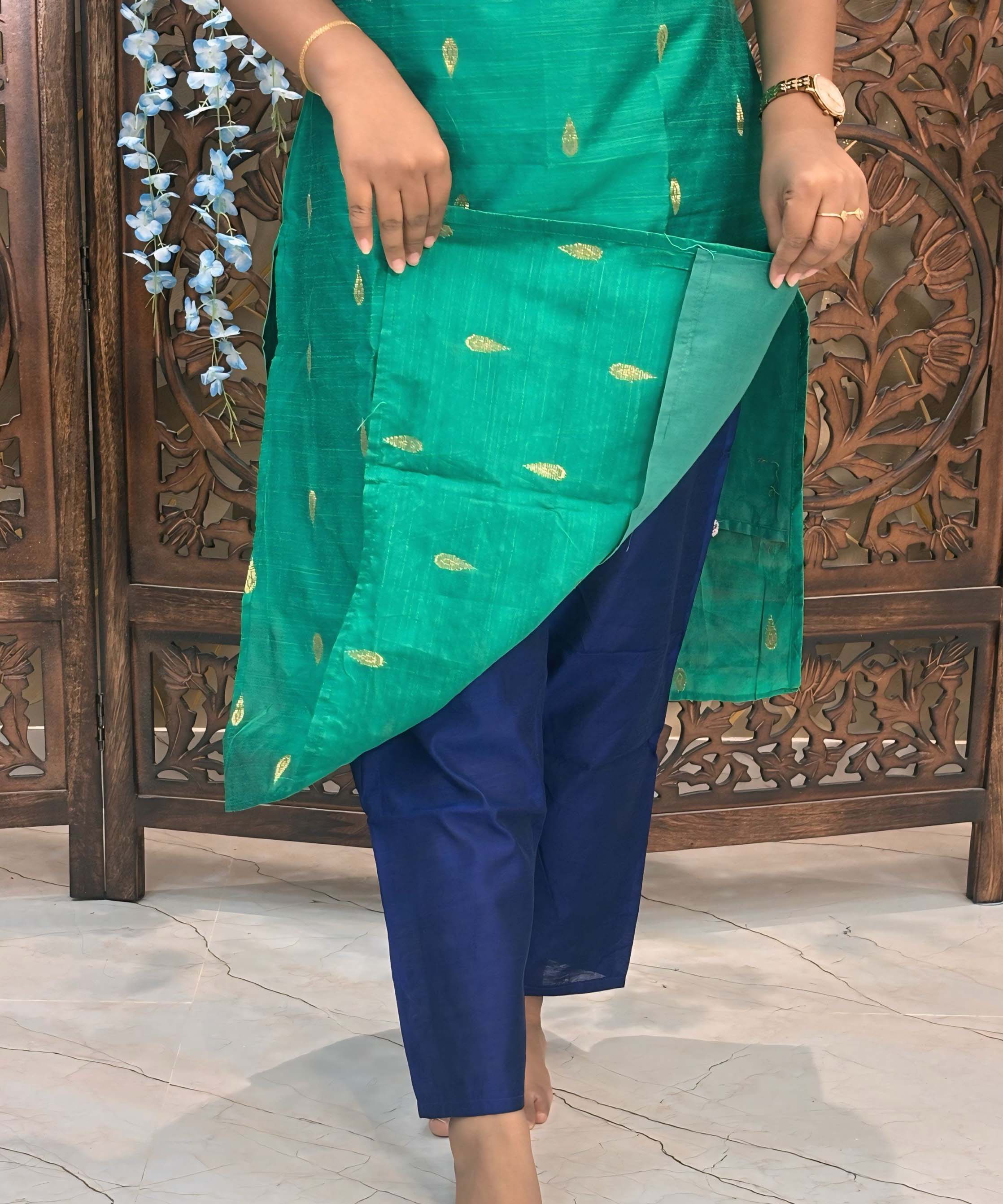 Green and Navy Blue Color Round Neck Premium Raw Silk 3 Piece Salwar Set with Thilagam Zari Butta & Lining / LSS194