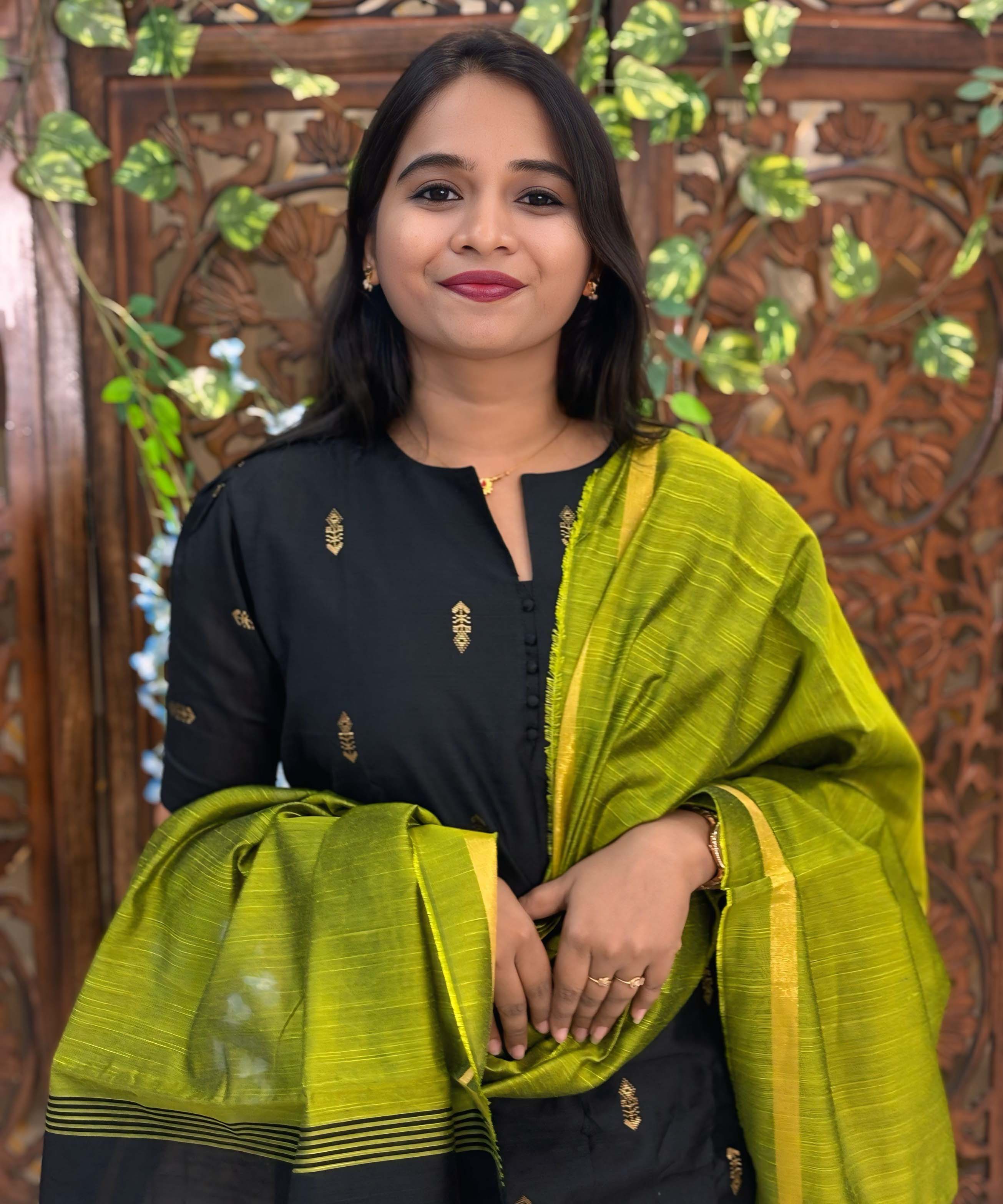 Black and Green Color Round Neck Premium Raw Silk 3 Piece Salwar Set with Lining / LSS194