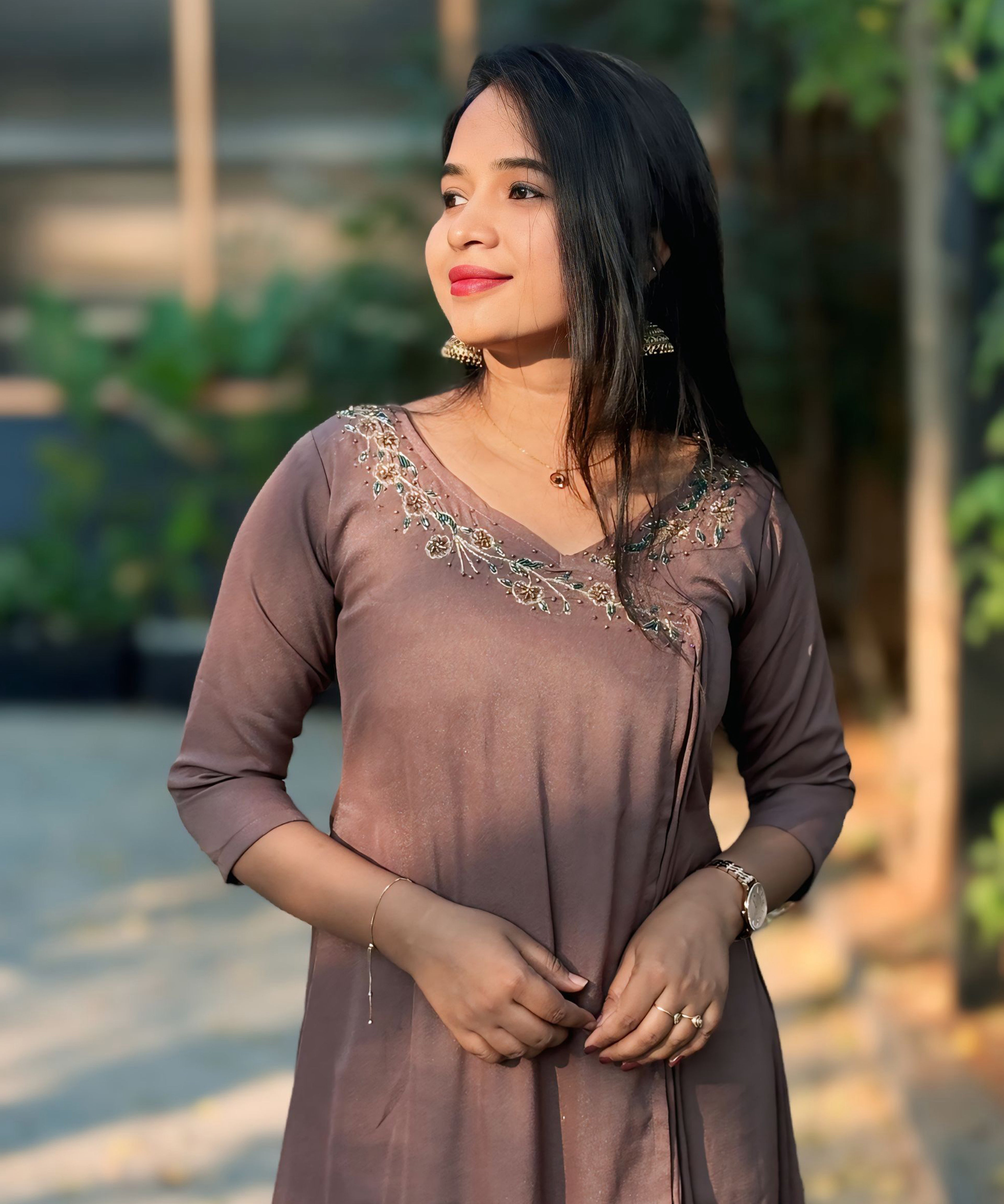 cute-girl-wearing-traditional-desi-dress-photoshoot-front-old-wood-door_1_d40034c3-5e64-45a4-ab02-715a6c0e11dc.jpg