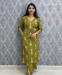 Green Color Cambric Cotton Coord Set with Pocket / LSS233