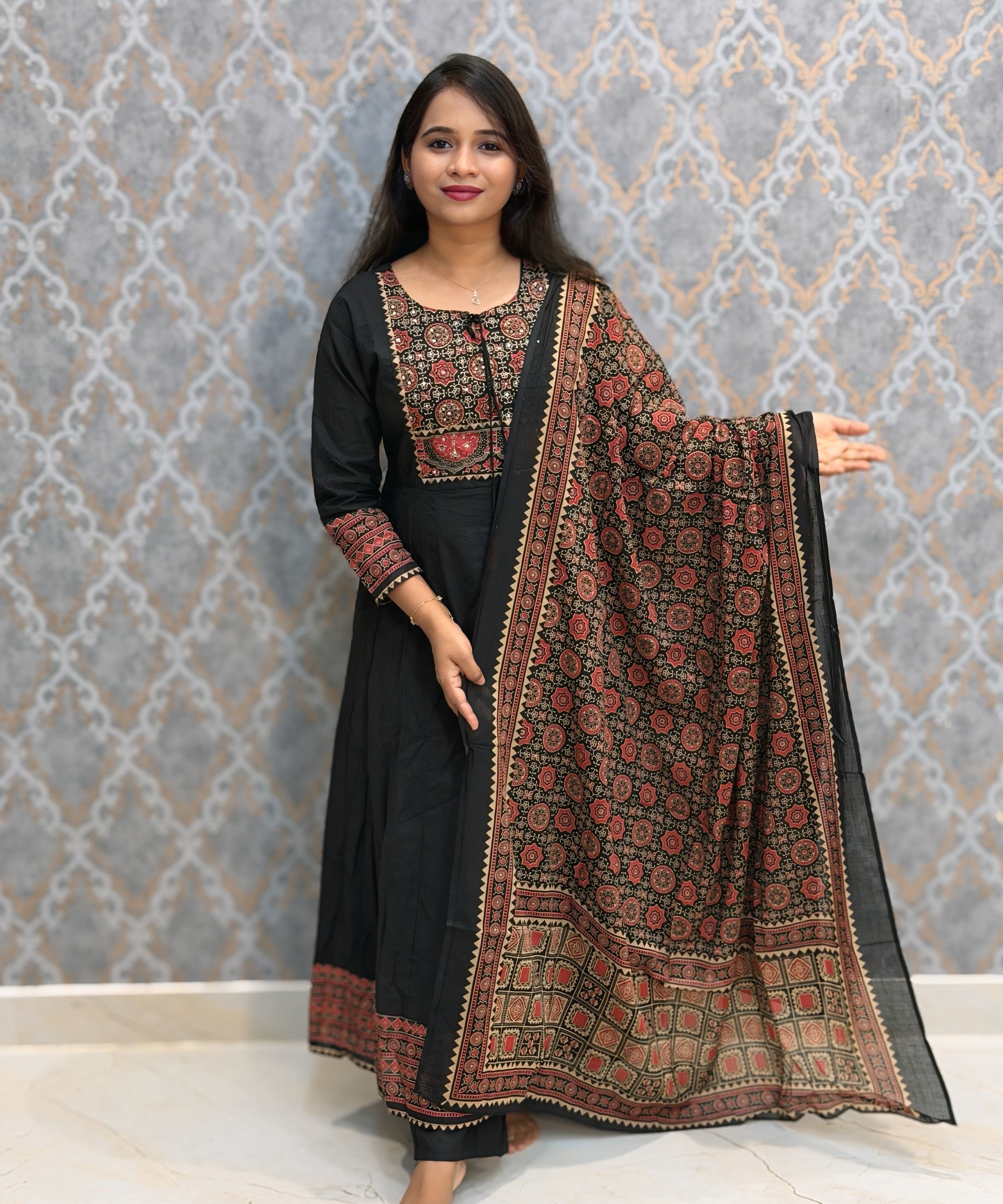 Black Color Cotton 3 Piece Salwar Set / ESS411