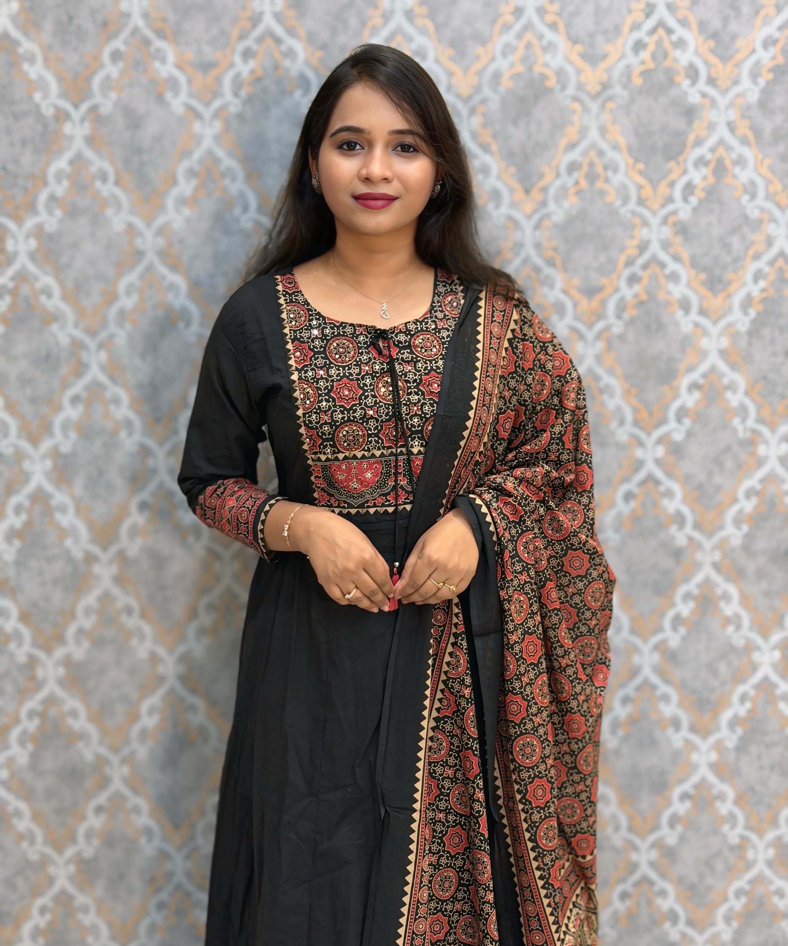 Black Color Cotton 3 Piece Salwar Set / ESS411