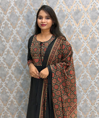 Black Color Cotton 3 Piece Salwar Set / ESS411