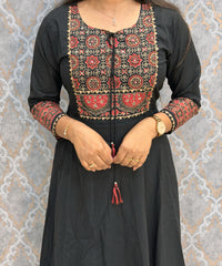 Black Color Cotton 3 Piece Salwar Set / ESS411