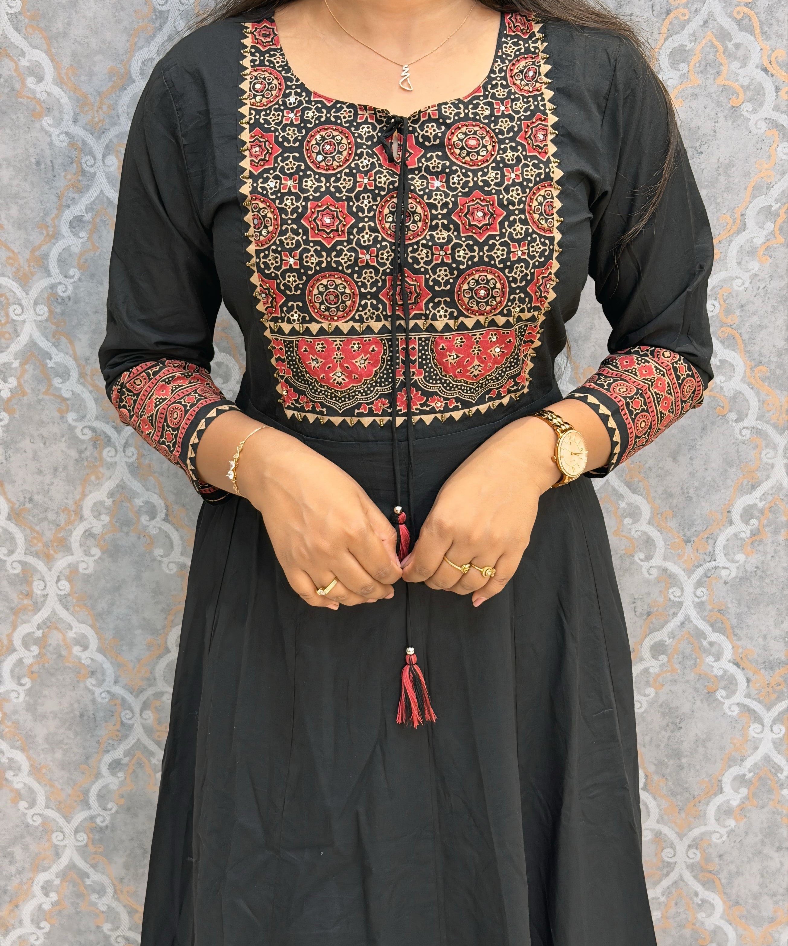 Black Color Cotton 3 Piece Salwar Set / ESS411