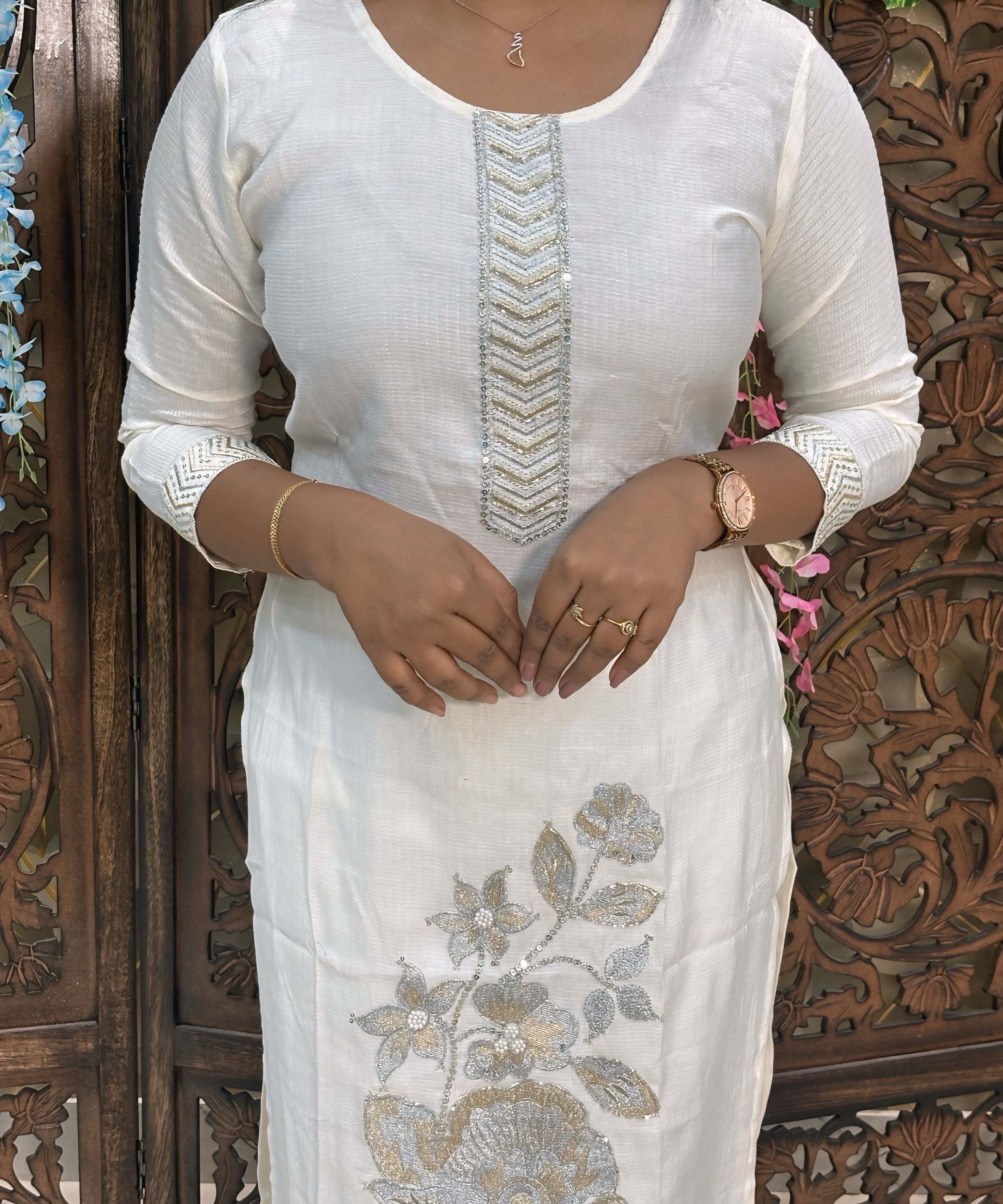 White Embroidered Silk Blend Salwar Set with Organza Dupatta 3 Piece Salwar Set / ESS344
