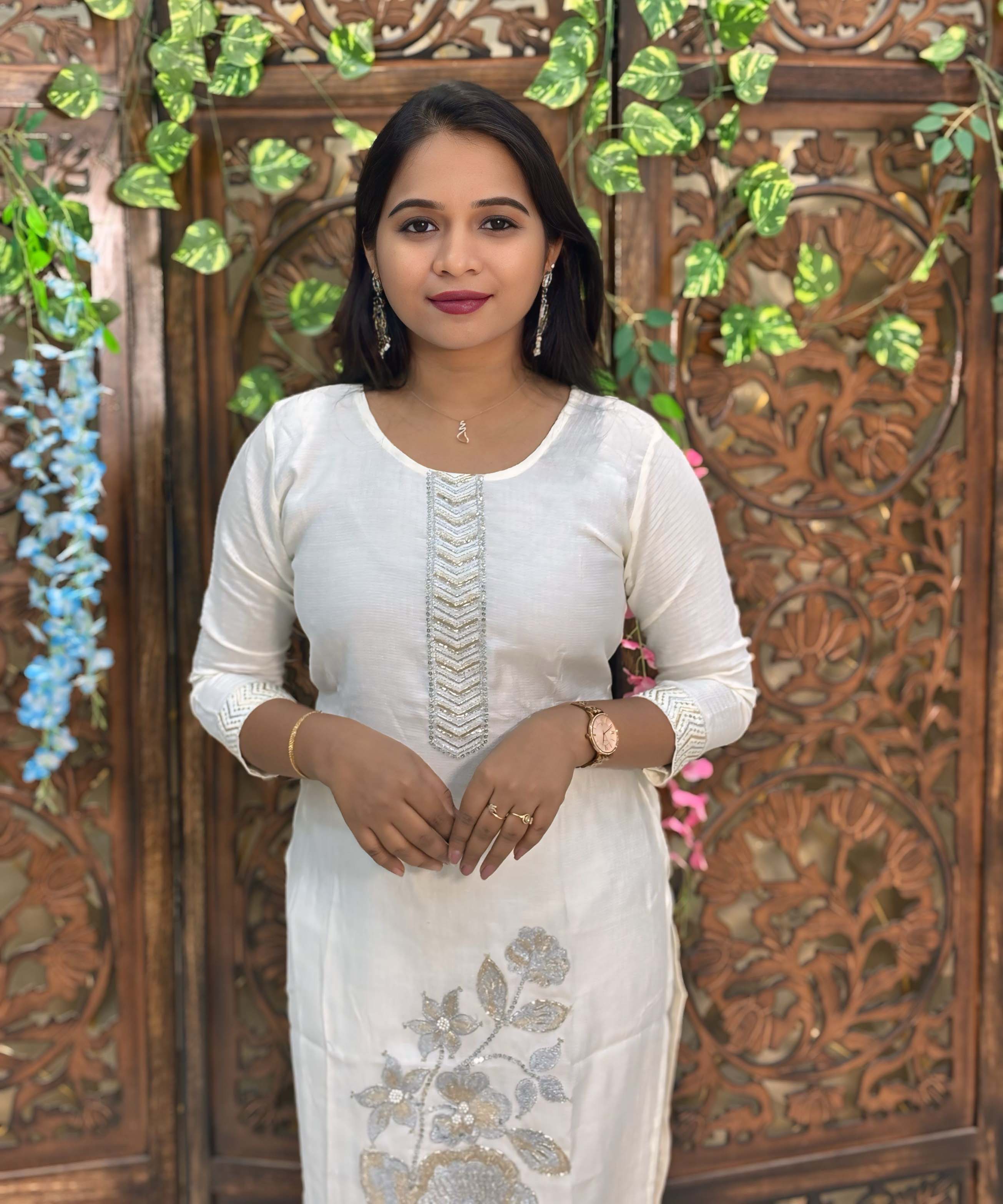 White Embroidered Silk Blend Salwar Set with Organza Dupatta 3 Piece Salwar Set / ESS344