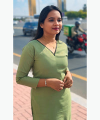 Green Color V neck Premium Ethnic Co-ord Set / ESS257