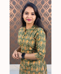 Green and Mustered yellow Flex Cotton Straight Cut Kurti / LSS116