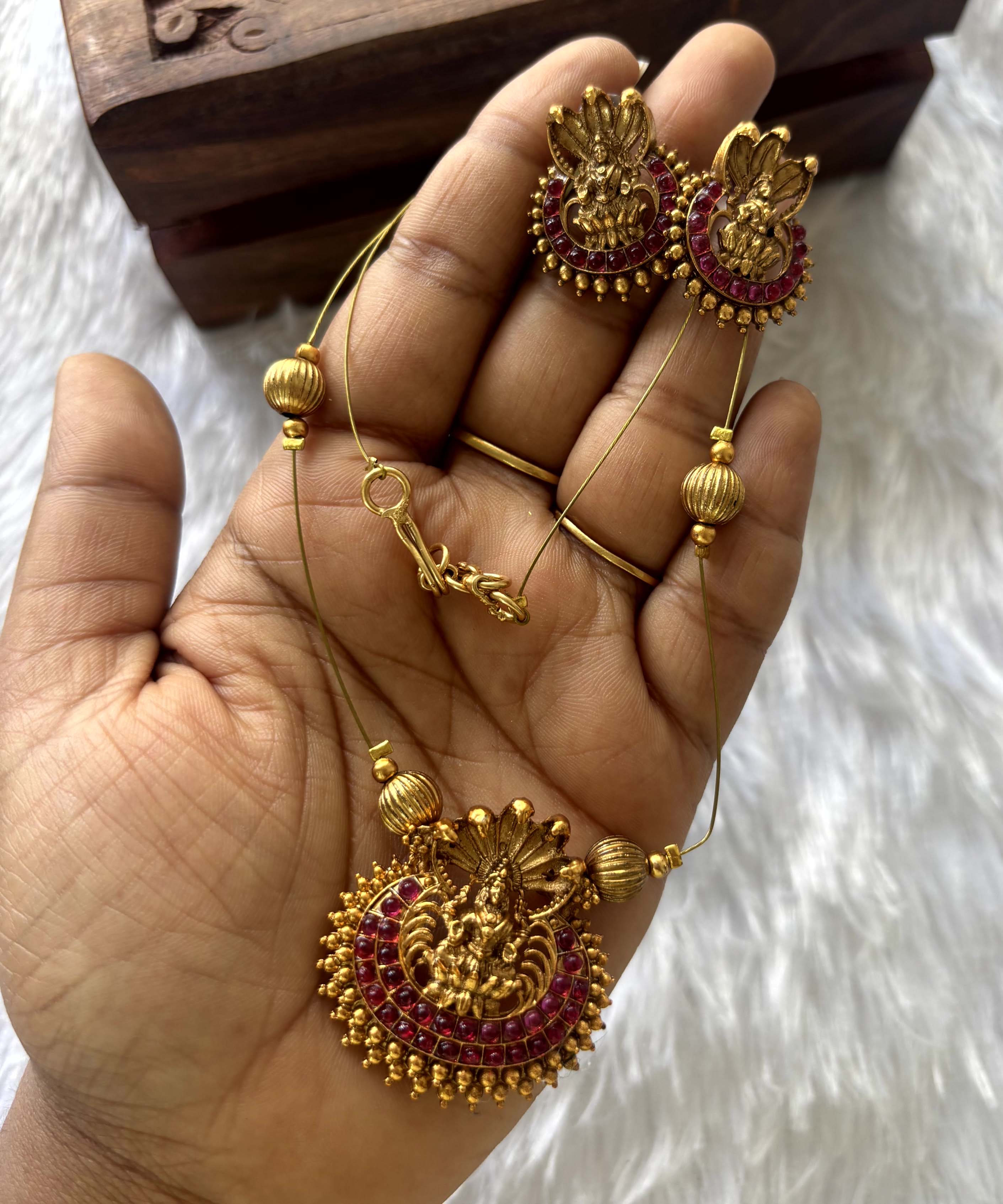Invisible Chain - Antique Lakshmi Imitation Temple Jewellery Set with Pink Stone -JIN001