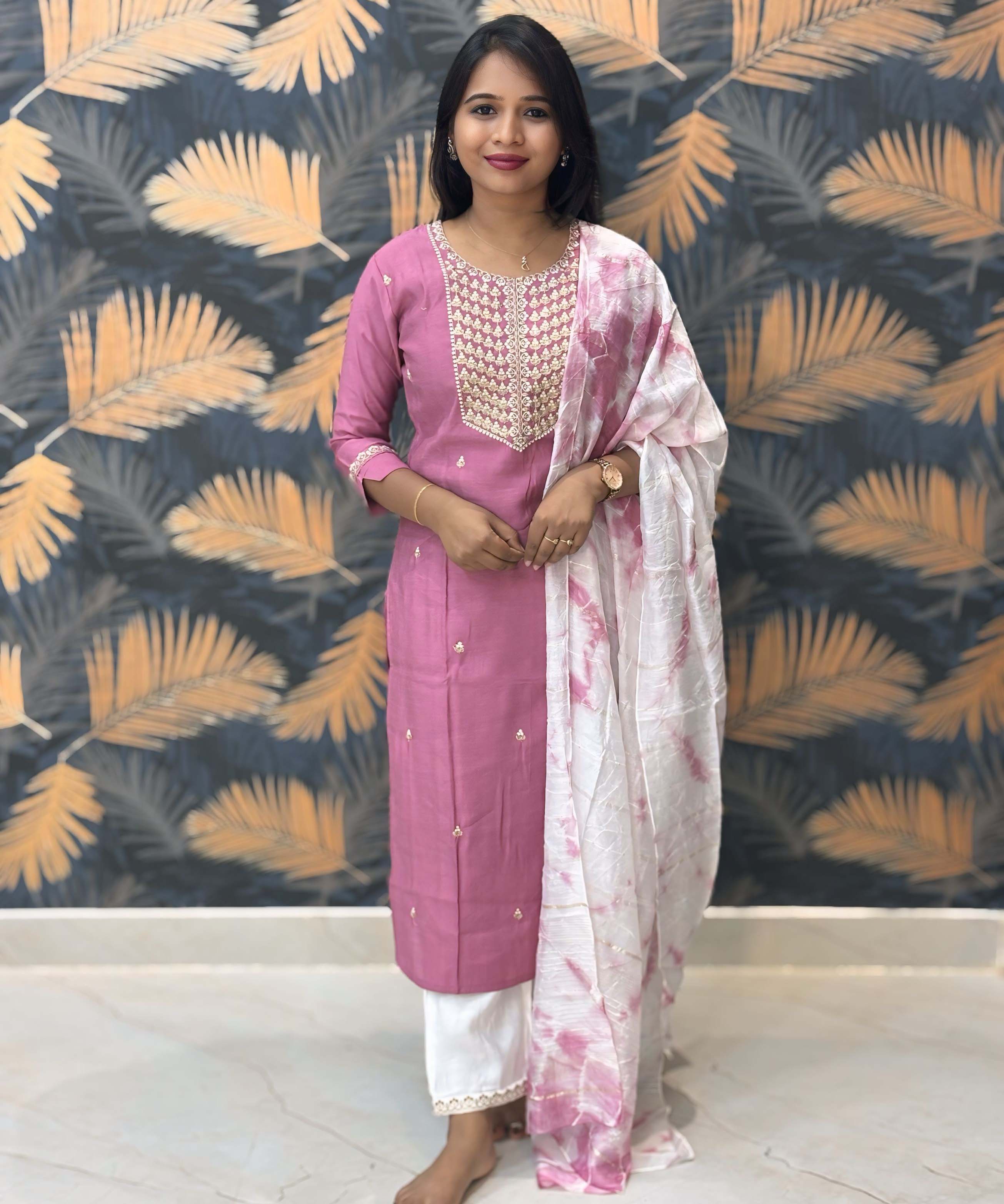 Lite Pink and White Color Premium 3 Piece Salwar Set / ESS333