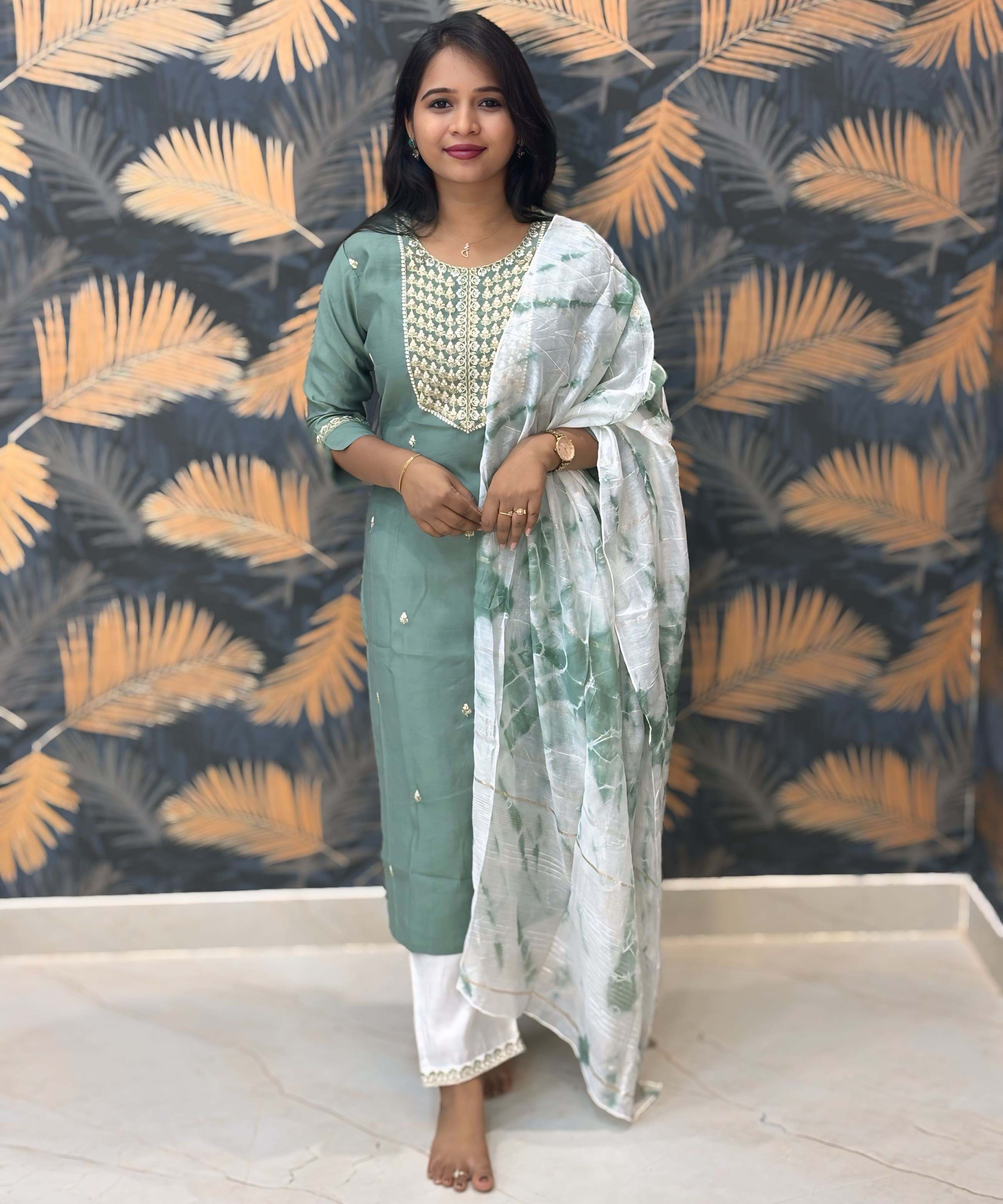 Lite Green and White Color Premium 3 Piece Salwar Set / ESS333