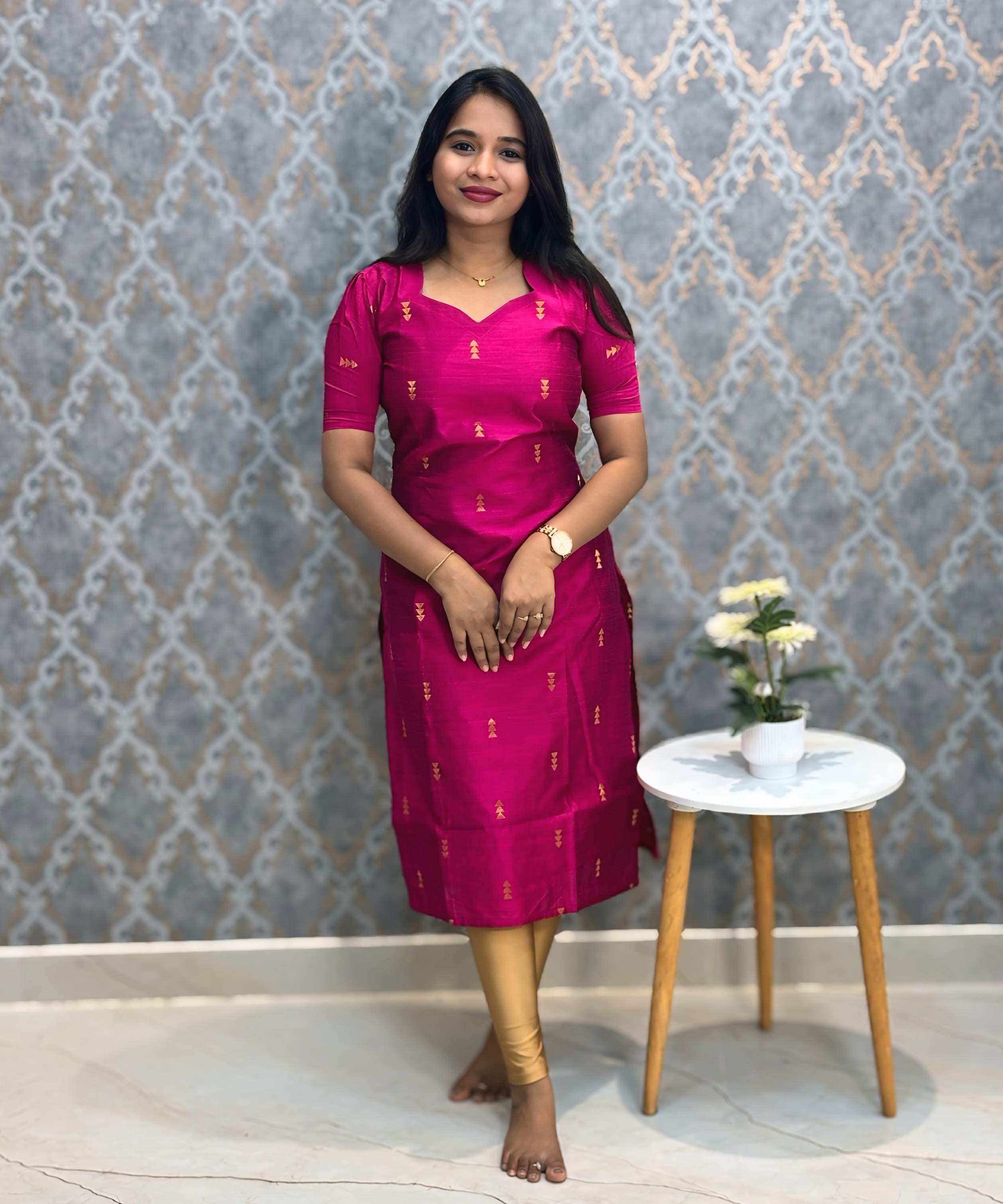 Dark Pink Color Sweetheart Neck Premium Dupion Raw Silk Kurti with Big Zari Butta & Lining / LSS186