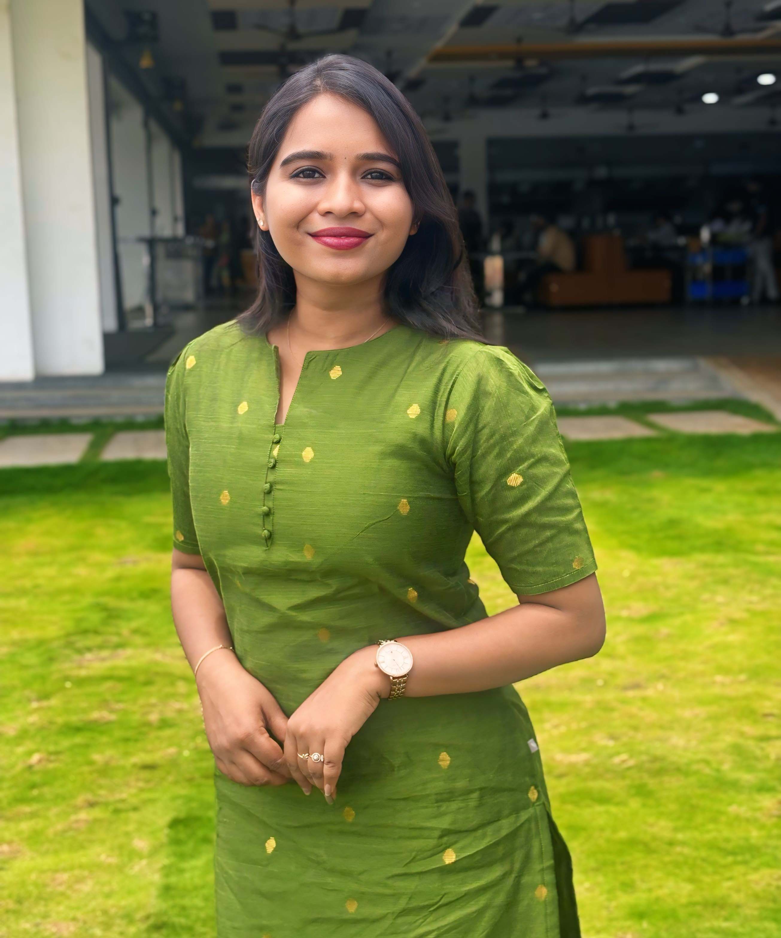 Green Color Round Neck Premium Dupion Raw Silk Kurti with Small Zari Butta & Lining / LSS186