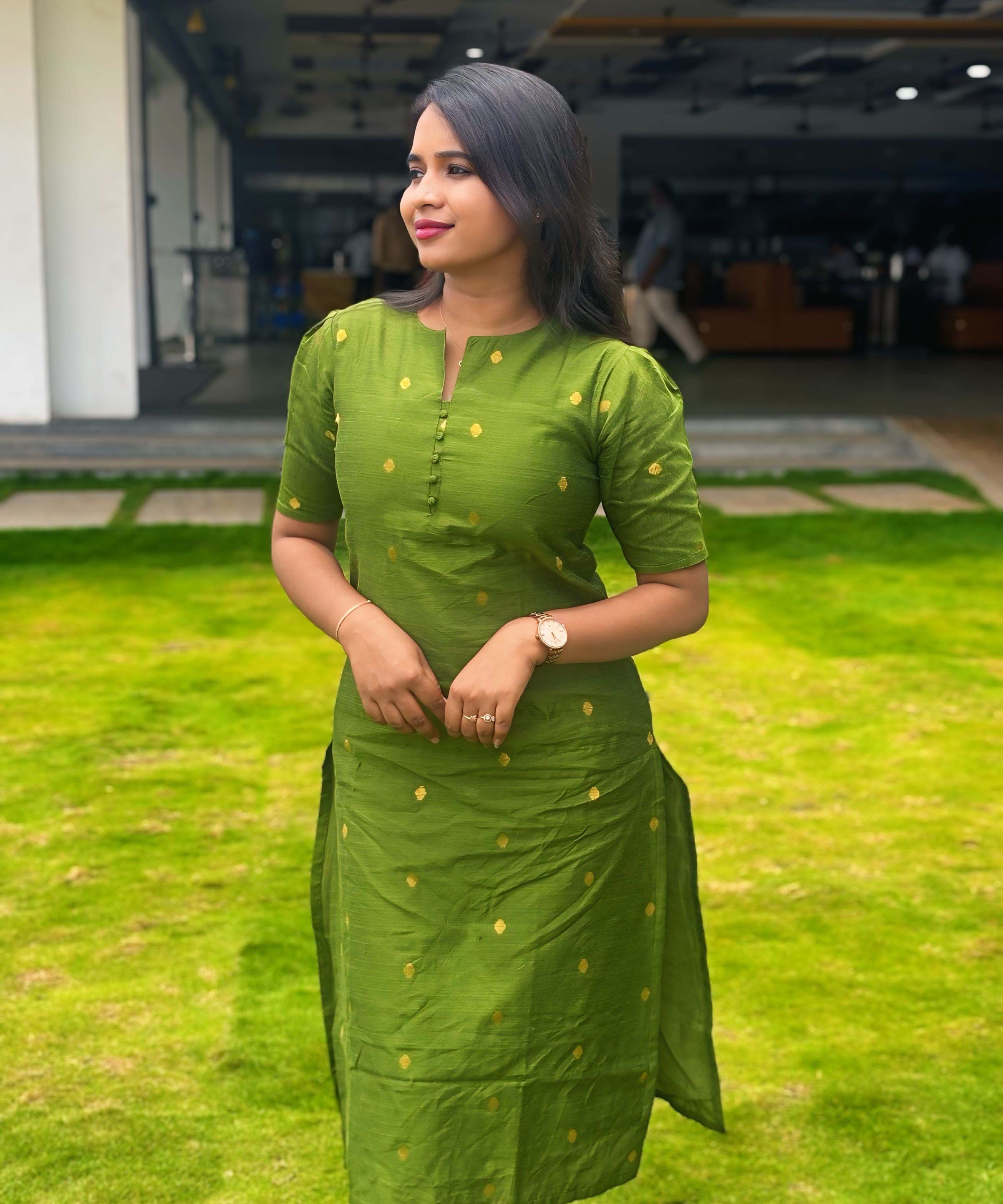 Green Color Round Neck Premium Dupion Raw Silk Kurti with Small Zari Butta & Lining / LSS186