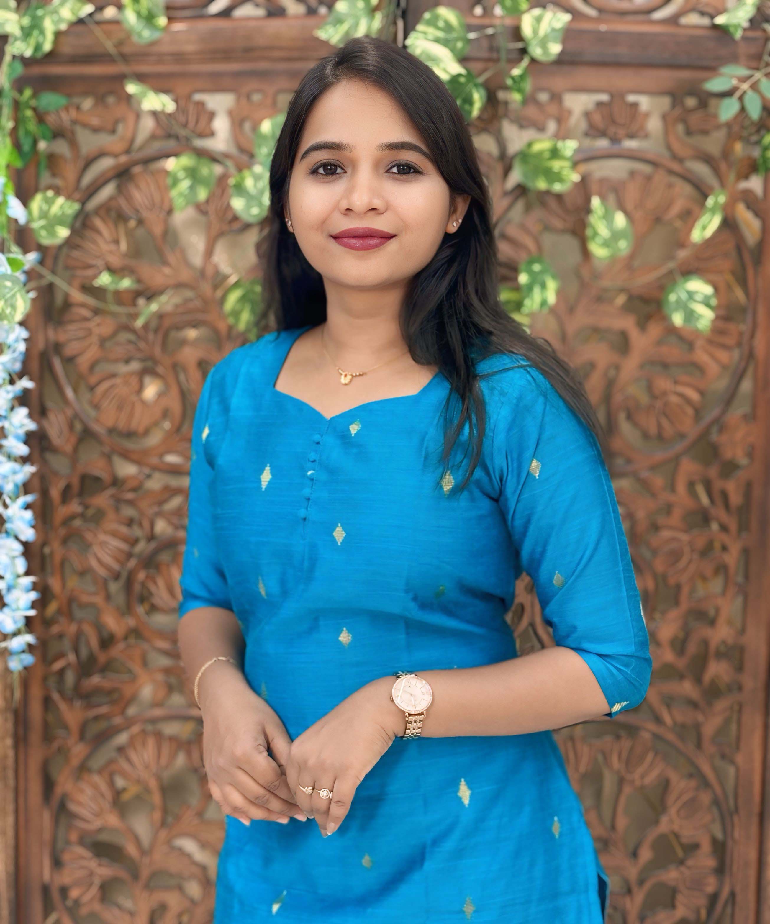 Sky Blue Color Sweetheart Neck Premium Dupion Raw Silk Kurti with Big Zari Butta & Lining / LSS189