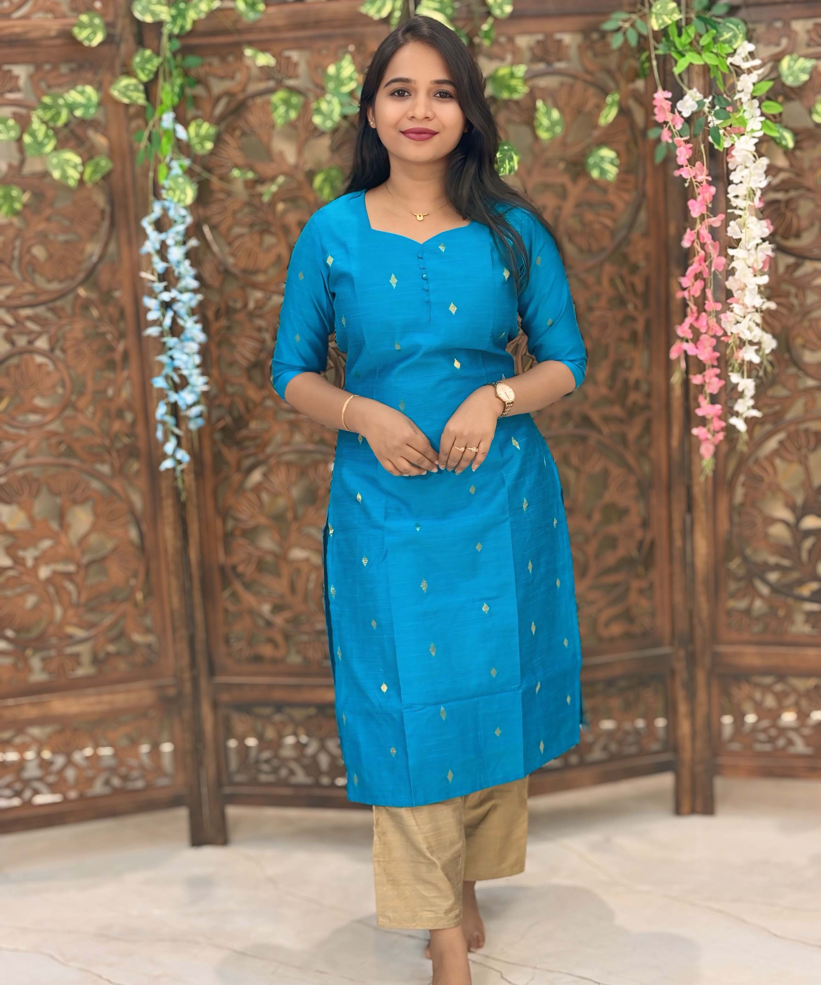 Sky Blue Color Sweetheart Neck Premium Dupion Raw Silk Kurti with Big Zari Butta & Lining / LSS189