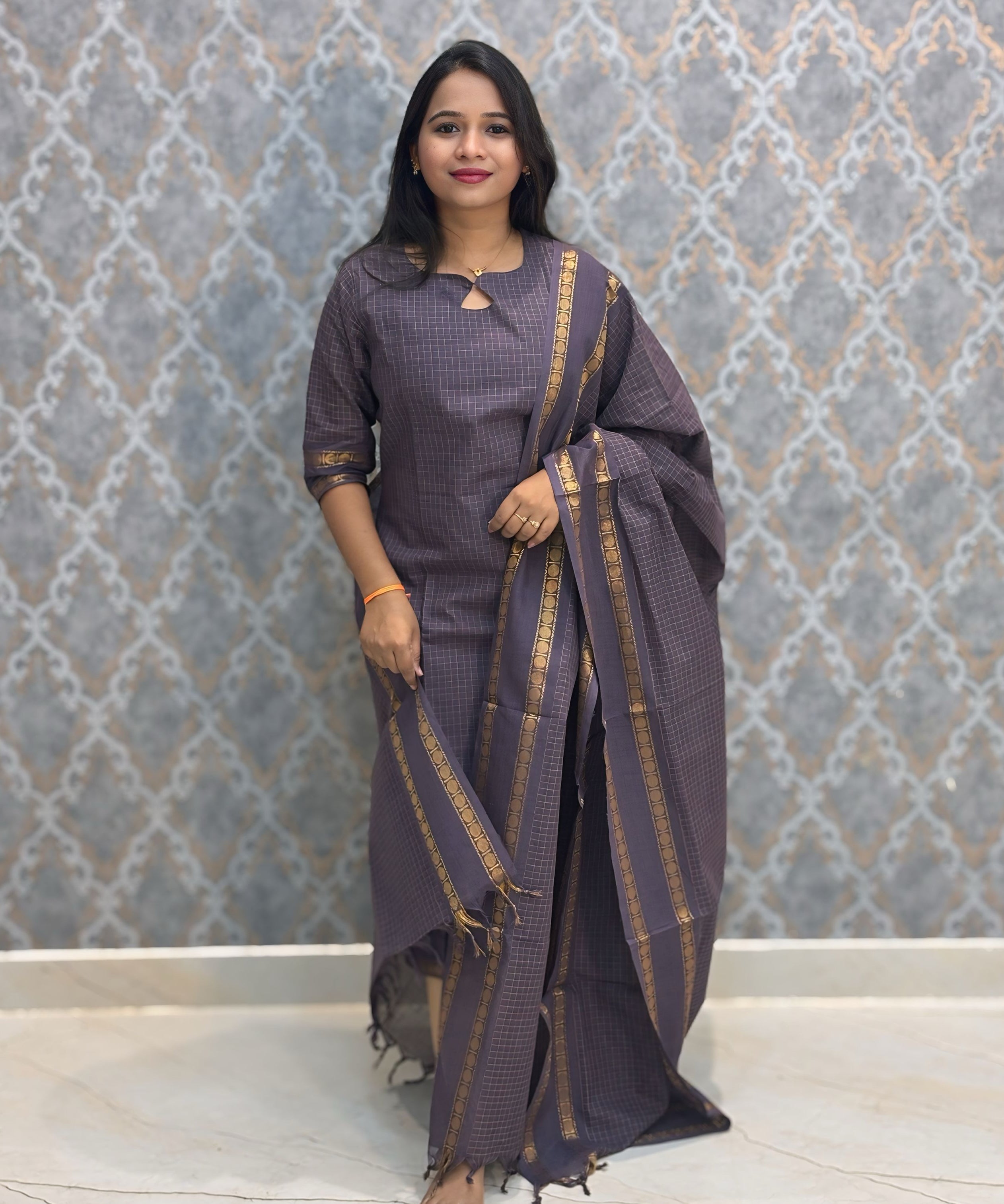 Lite Purple Color Premium Kandangi Checks Kanchi Cotton Kurti and Dupatta / LSS213