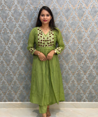Green and Maroon Color Premium Mul Chanderi Silk Ethnic 3 Piece Salwar Set with Lining /  ESS397