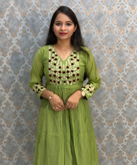 Green and Maroon Color Premium Mul Chanderi Silk Ethnic 3 Piece Salwar Set with Lining /  ESS397