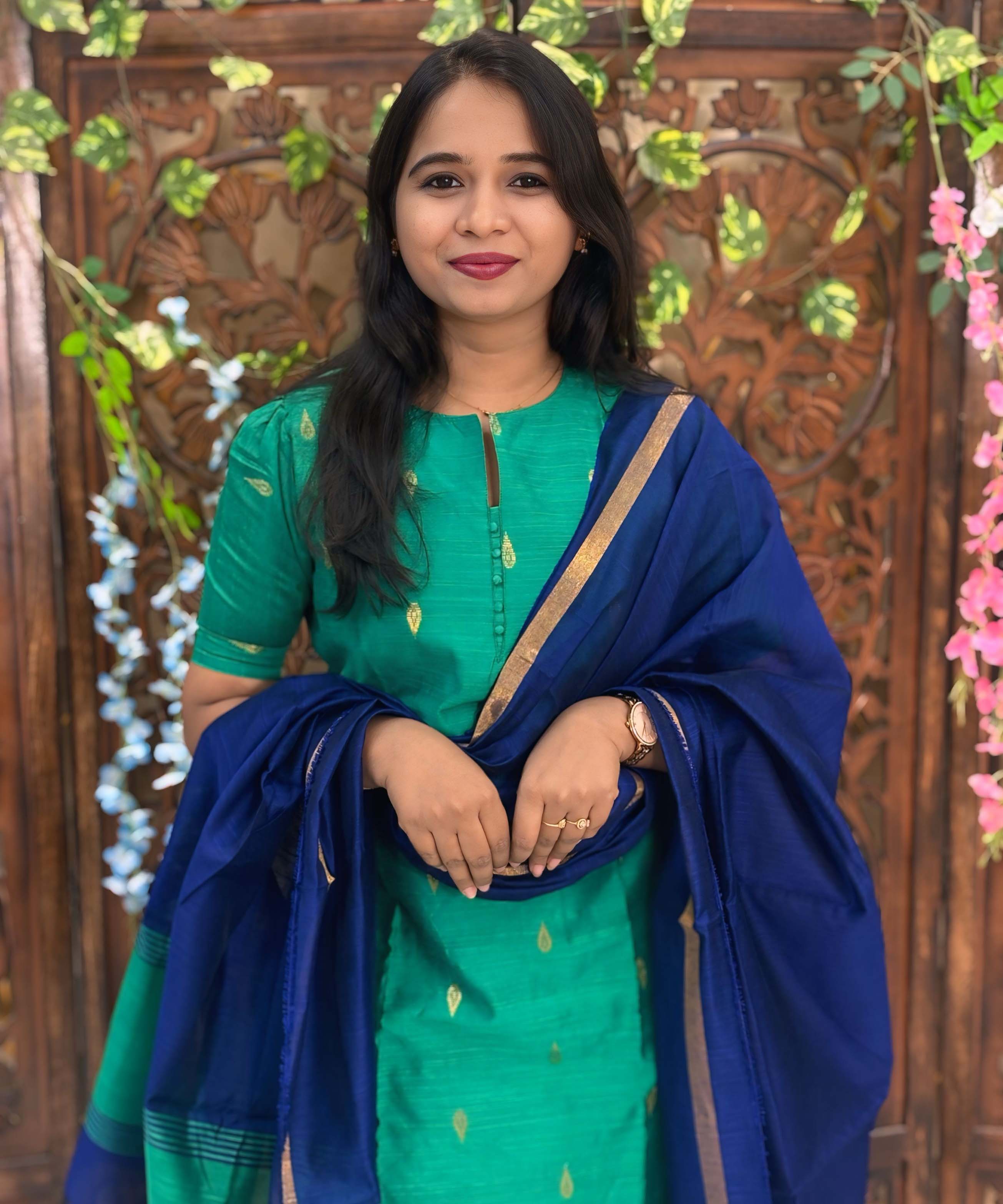 Green and Navy Blue Color Round Neck Premium Raw Silk 3 Piece Salwar Set with Thilagam Zari Butta & Lining / LSS194