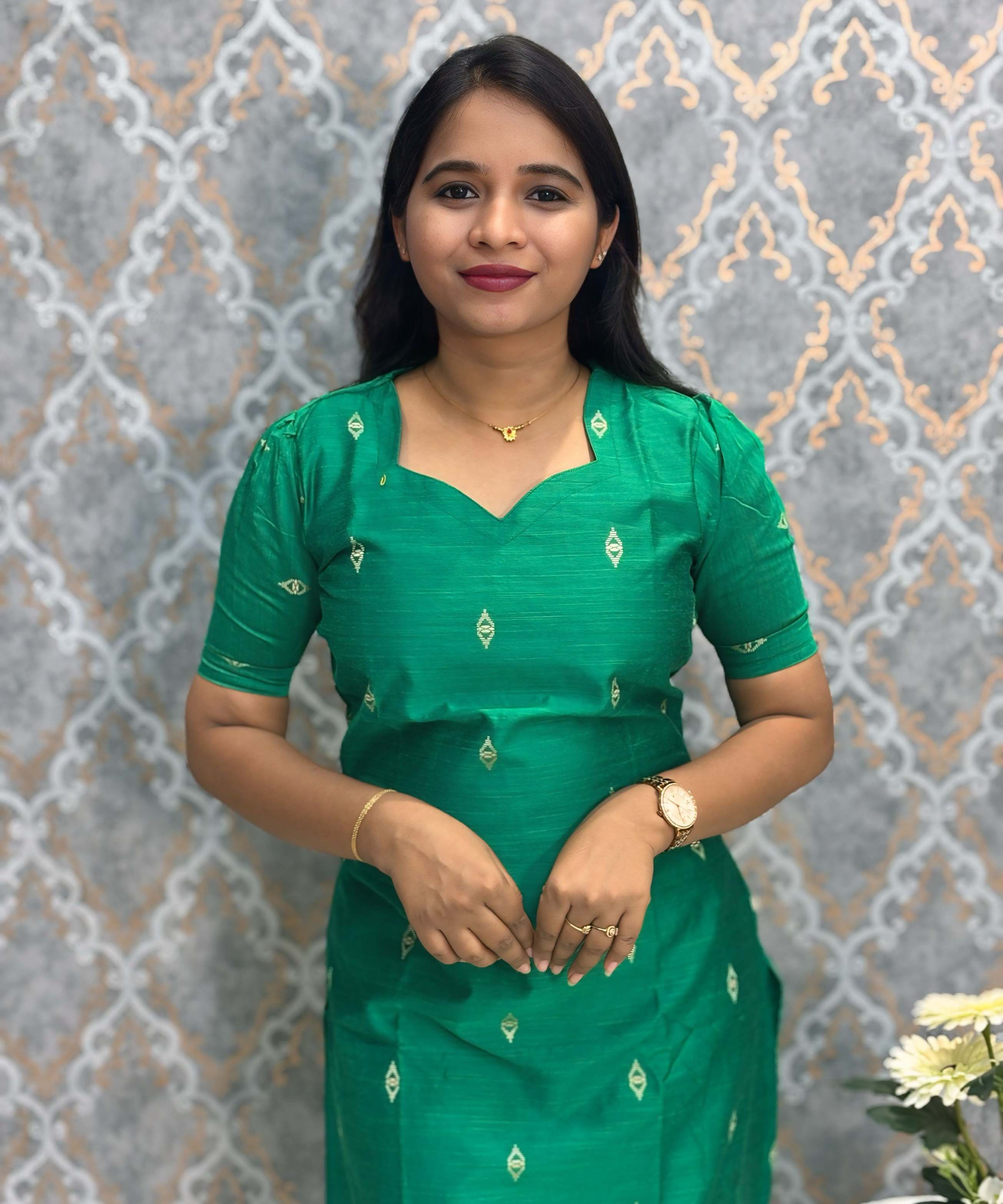 Green Color Sweeheart Neck Premium Dupion Raw Silk Kurti with  Beige Zari Butta & Lining / LSS186