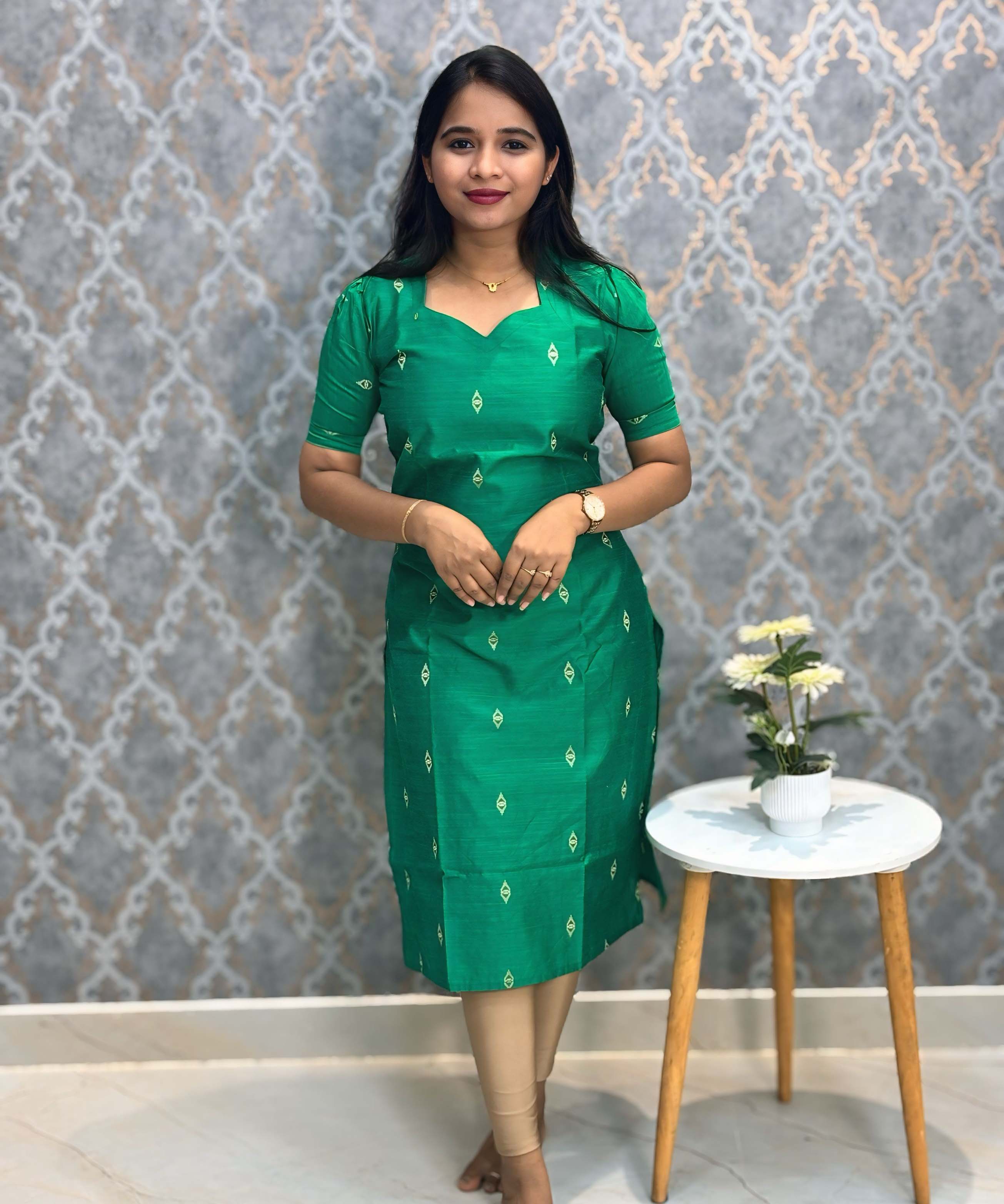 Green Color Sweeheart Neck Premium Dupion Raw Silk Kurti with  Beige Zari Butta & Lining / LSS186