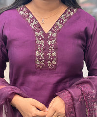 Dark Purple V Neck Grand Purple Ethnic 3 Piece Salwar Set / ESS154