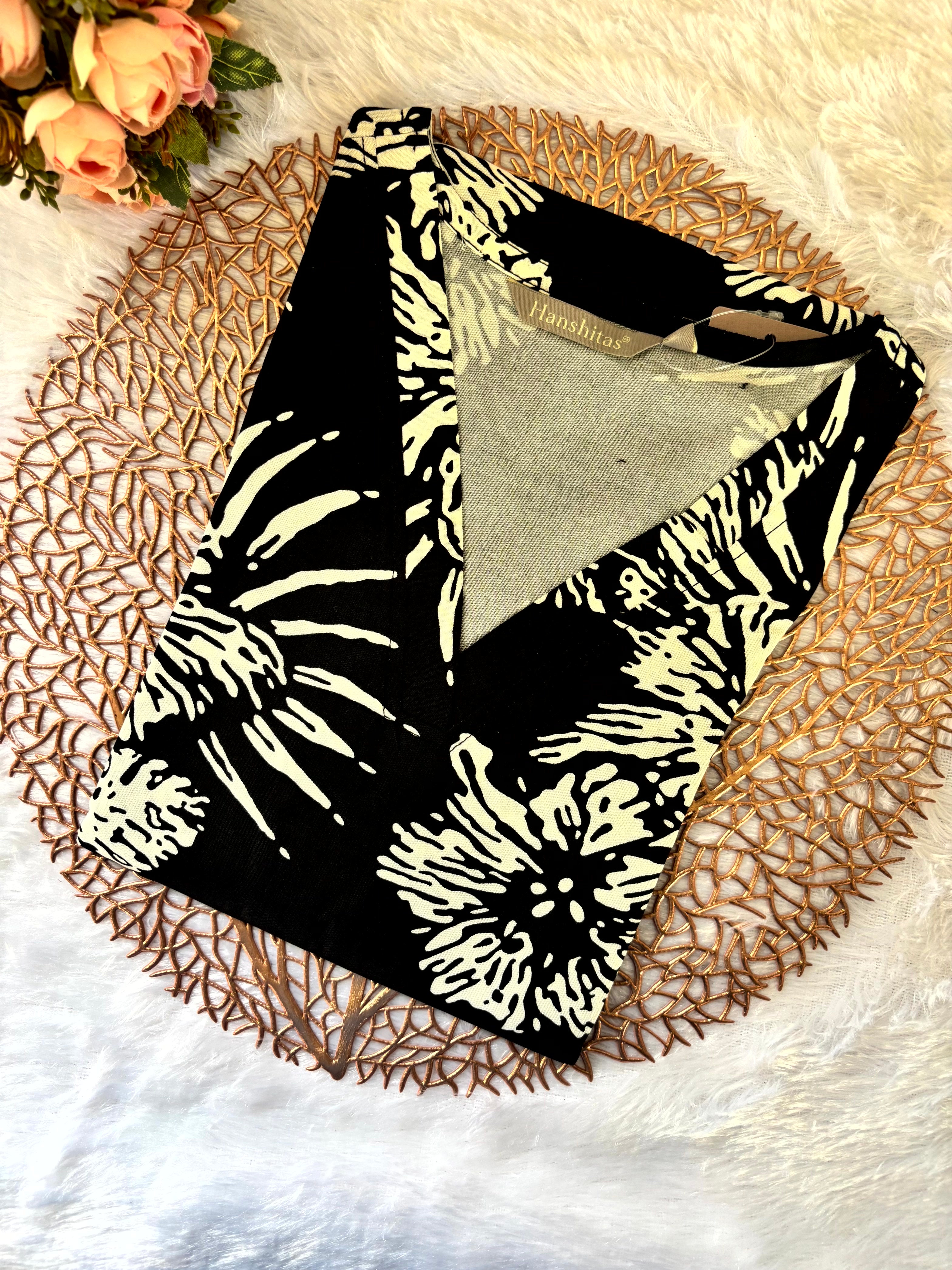 Black and White Color Floral Rayon Straight Cut V Neck Kurti with Pocket / LSS172